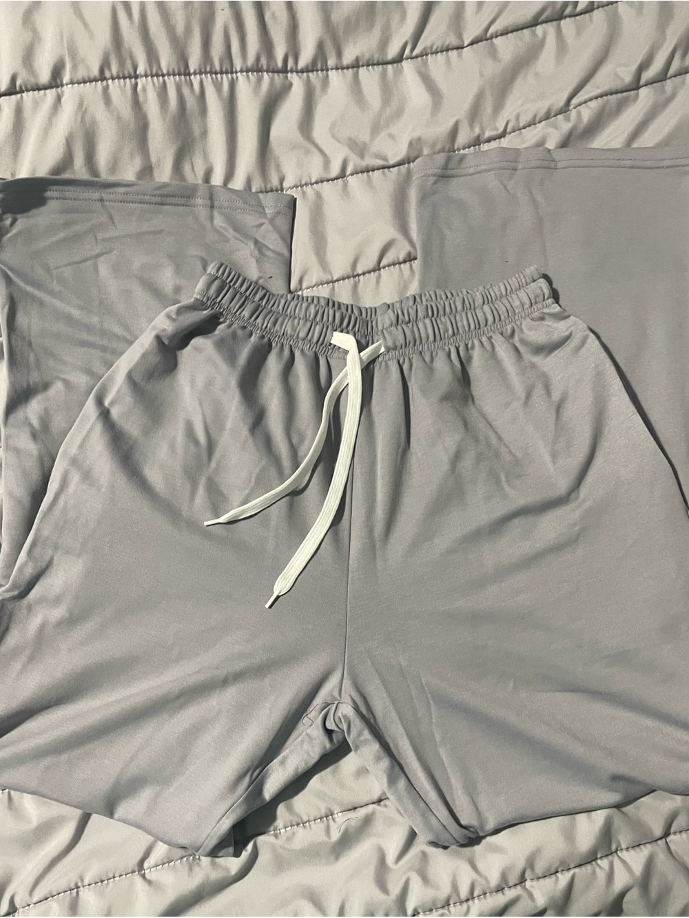 Very thin pants nwt small